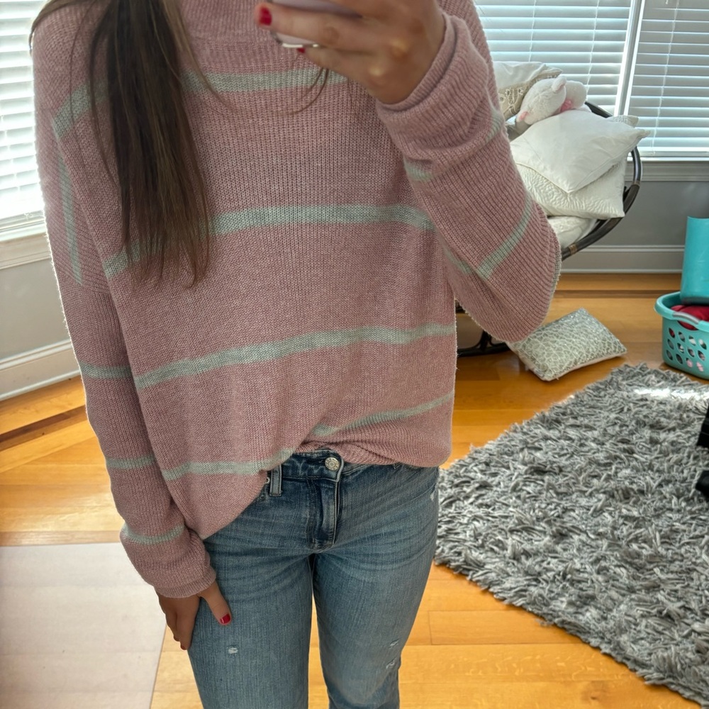 Super cute American Eagle Pink Sweater